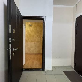 Продается 1-комнатная квартира, 53 м²