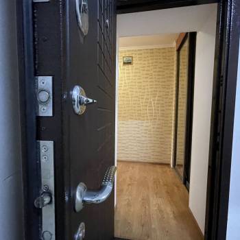 Продается 1-комнатная квартира, 53 м²