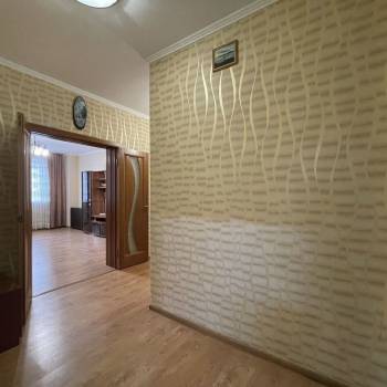 Продается 1-комнатная квартира, 53 м²