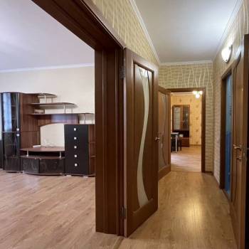 Продается 1-комнатная квартира, 53 м²