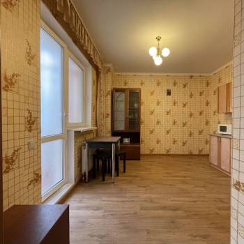 Продается 1-комнатная квартира, 53 м²