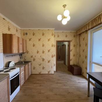 Продается 1-комнатная квартира, 53 м²