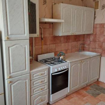 Продается 1-комнатная квартира, 42 м²