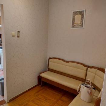 Продается 1-комнатная квартира, 42 м²