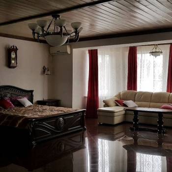 Сдается 1-комнатная квартира, 72 м²
