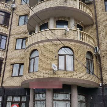 Сдается 1-комнатная квартира, 72 м²