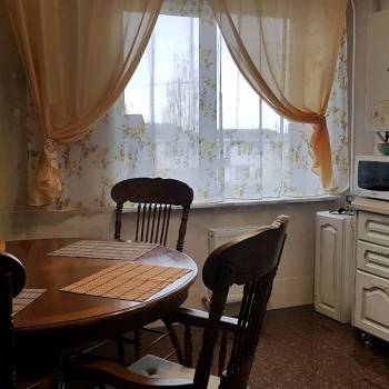 Сдается 1-комнатная квартира, 72 м²
