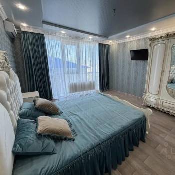 Сдается 1-комнатная квартира, 90 м²