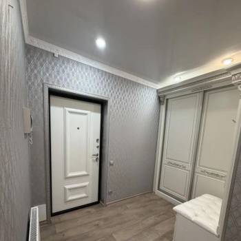 Сдается 1-комнатная квартира, 90 м²