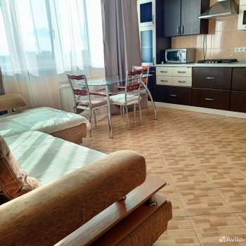 Сдается 2-х комнатная квартира, 80 м²