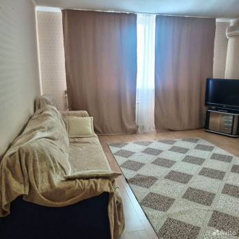 Сдается 2-х комнатная квартира, 80 м²