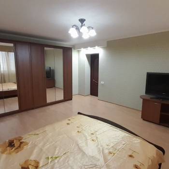 Сдается 2-х комнатная квартира, 80 м²