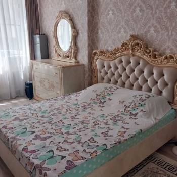 Продается 1-комнатная квартира, 42 м²