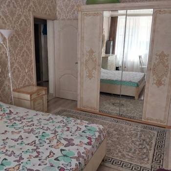 Продается 1-комнатная квартира, 42 м²