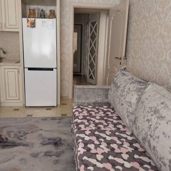 Продается 1-комнатная квартира, 42 м²