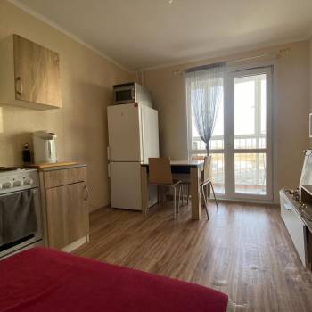 Продается 1-комнатная квартира, 37 м²