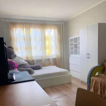 Продается 1-комнатная квартира, 37 м²
