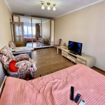 Продается 1-комнатная квартира, 37,4 м²