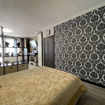 Продается 1-комнатная квартира, 58 м²
