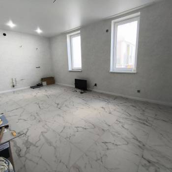 Продается 1-комнатная квартира, 42 м²