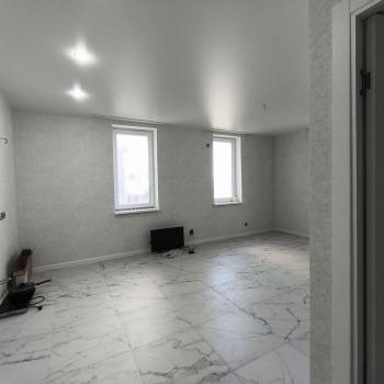 Продается 1-комнатная квартира, 42 м²