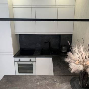 Продается 1-комнатная квартира, 42 м²