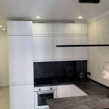 Продается 1-комнатная квартира, 42 м²