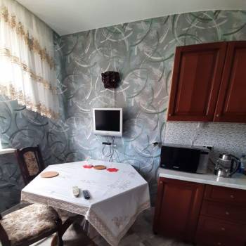 Сдается 1-комнатная квартира, 60 м²