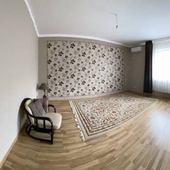 Продается Дом, 180 м²