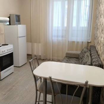 Сдается 1-комнатная квартира, 40 м²