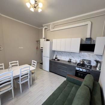 Продается 1-комнатная квартира, 45,6 м²