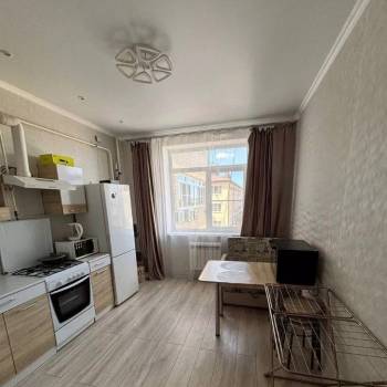 Продается 1-комнатная квартира, 48 м²