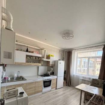 Продается 1-комнатная квартира, 48 м²