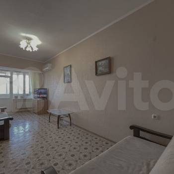 Продается 1-комнатная квартира, 42 м²