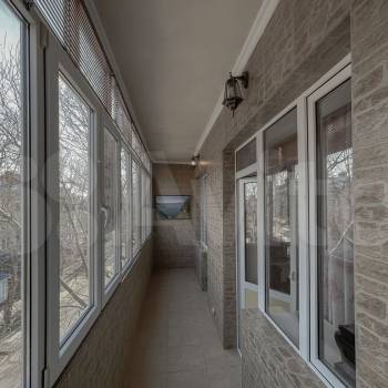 Продается 1-комнатная квартира, 42 м²