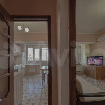 Продается 1-комнатная квартира, 42 м²
