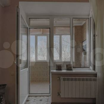 Продается 1-комнатная квартира, 42 м²