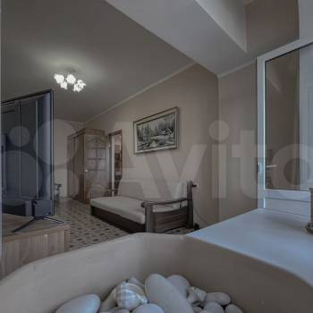 Продается 1-комнатная квартира, 42 м²