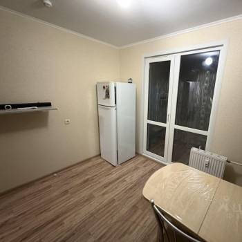 Продается 1-комнатная квартира, 36 м²