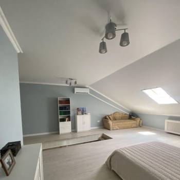Продается 1-комнатная квартира, 80,7 м²