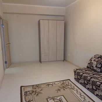 Продается 1-комнатная квартира, 37 м²