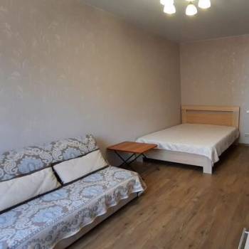 Продается 1-комнатная квартира, 42 м²