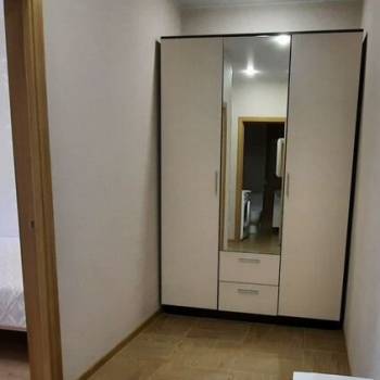 Продается 1-комнатная квартира, 42 м²