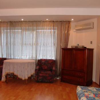 Продается 2-х комнатная квартира, 102 м²