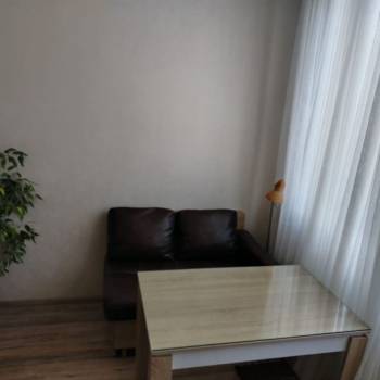 Продается 1-комнатная квартира, 35 м²