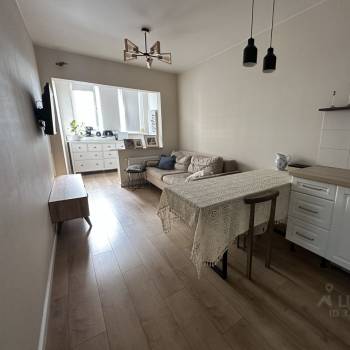 Продается 1-комнатная квартира, 46,5 м²