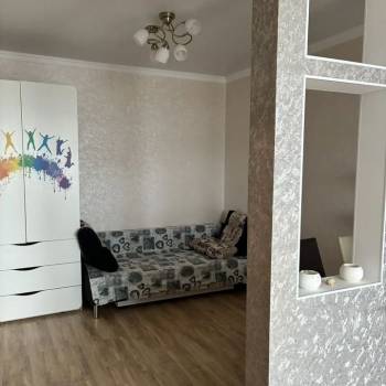 Продается 1-комнатная квартира, 56 м²