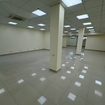 Сдается Нежилое помещение, 180 м²