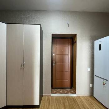 Продается 1-комнатная квартира, 42 м²