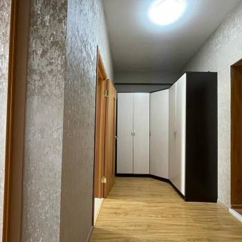 Продается 1-комнатная квартира, 42 м²
